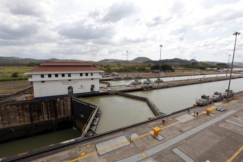  A worker of the Panama Canal dies after suffering an accident in the locks