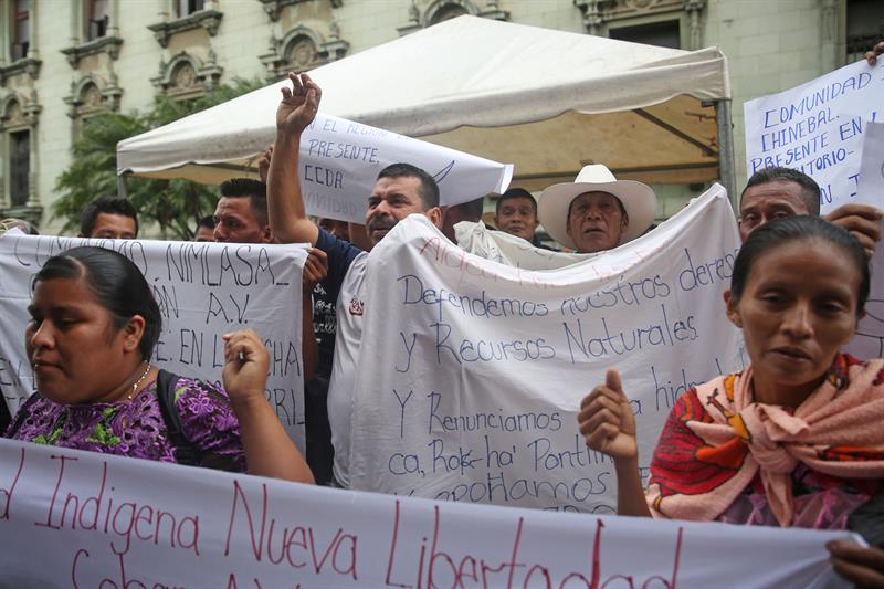  The Industry of Guatemala condemns "millionaire losses" for peasant unemployment